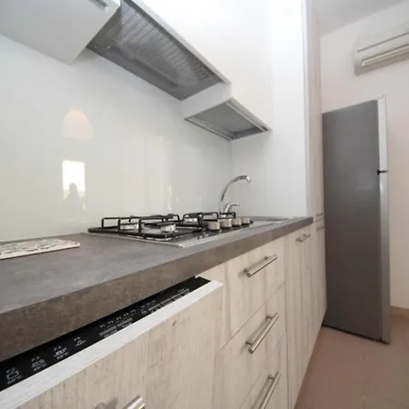 Apartment Renovated Flat Located In Rosolina Near The Sea